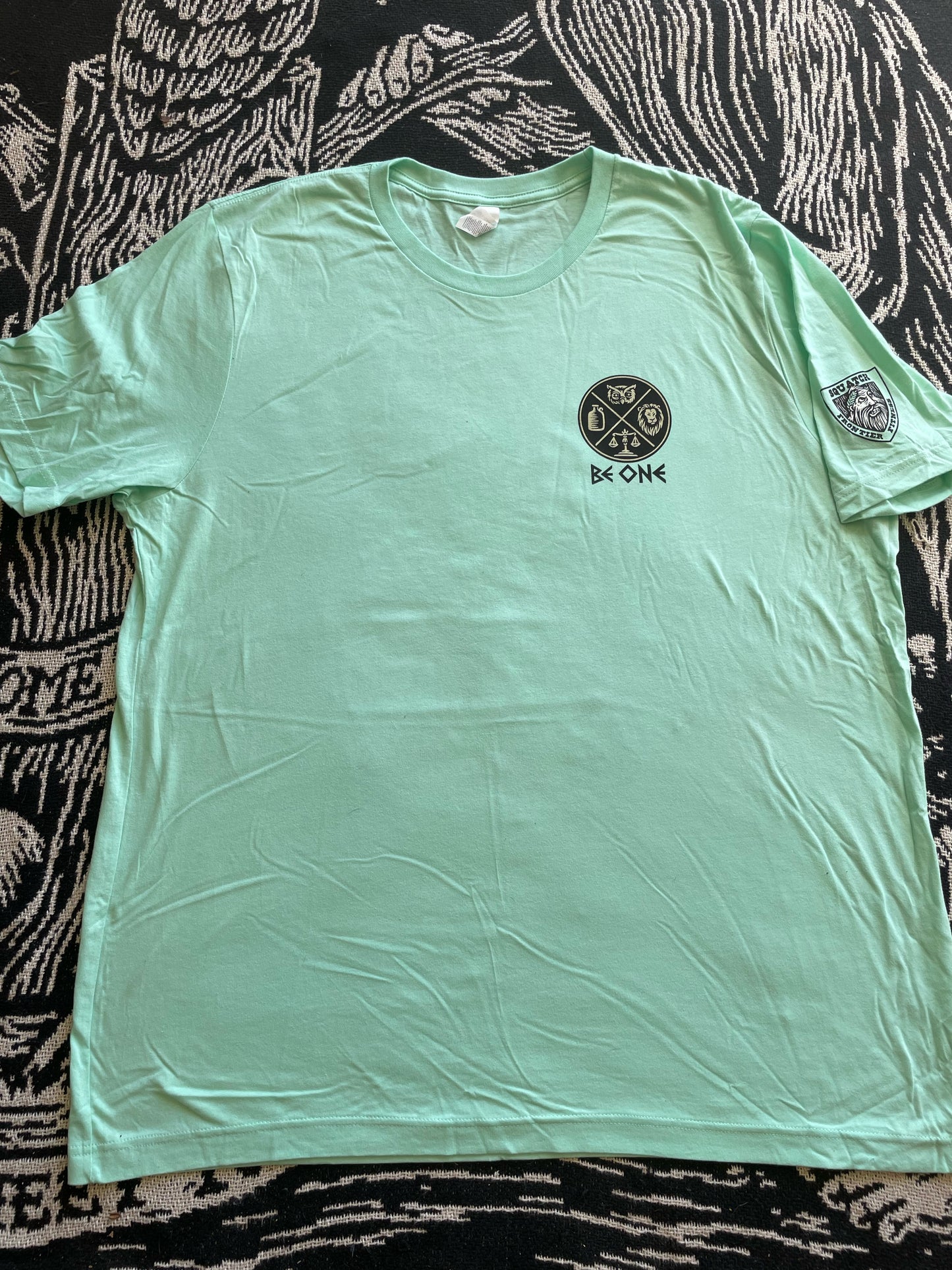 SQUATCH Be one t-shirt (mint green)